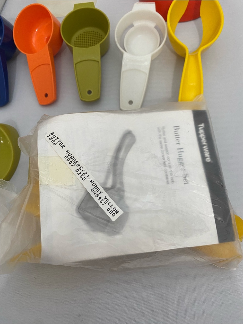 Colorful Tupperware Kitchen Gadgets - Picture 9 of 10